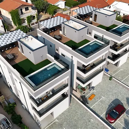K1-penthouse With Sea View And Heated Pool 비르