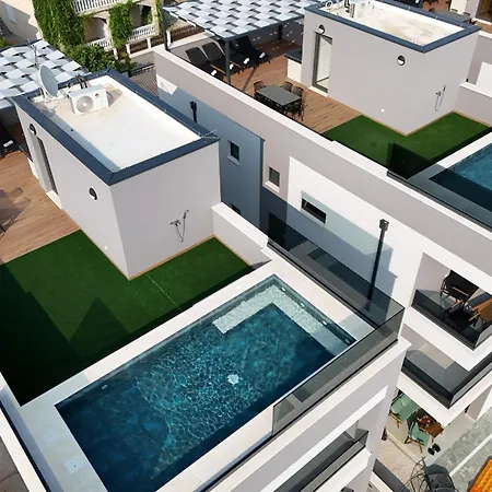 아파트 K1-penthouse With Sea View And Heated Pool