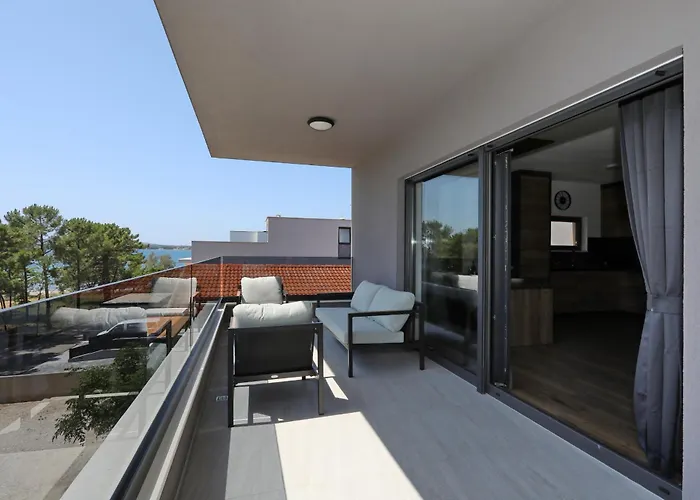 K1-penthouse With Sea View And Heated Pool