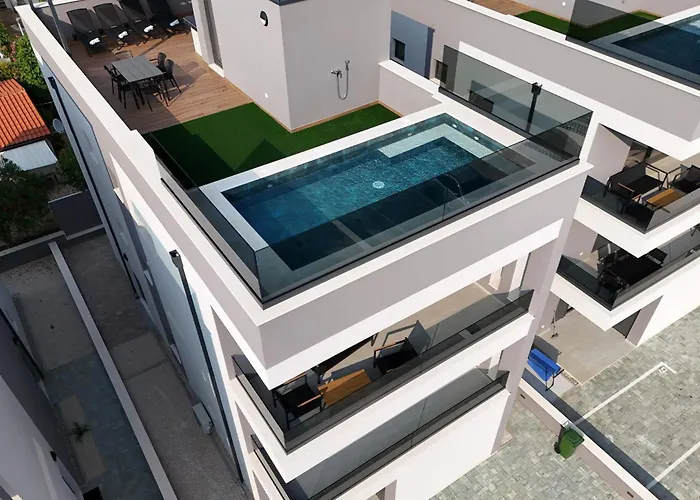 Appartement K1-penthouse With Sea View And Heated Pool Vir