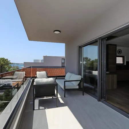 K1-penthouse With Sea View And Heated Pool