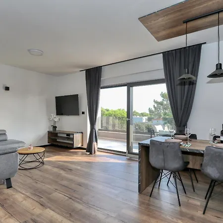 K1-penthouse With Sea View And Heated Pool Apartment *