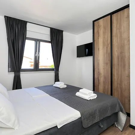 K1-penthouse With Sea View And Heated Pool Apartment Vir