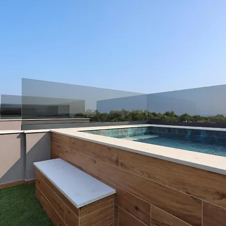 Apartment K1-penthouse With Sea View And Heated Pool *