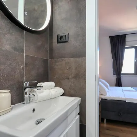 K1-penthouse With Sea View And Heated Pool Apartment Vir