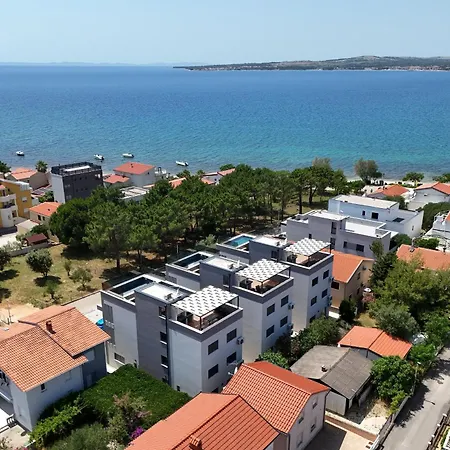 K1-penthouse With Sea View And Heated Pool Apartment