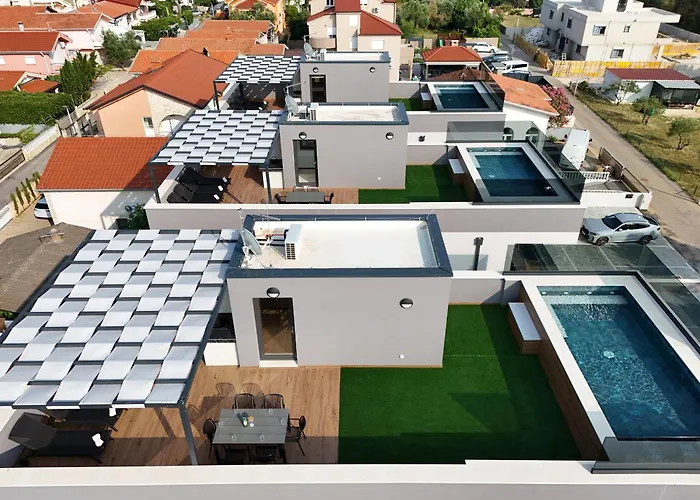 Appartement K1-penthouse With Sea View And Heated Pool Vir
