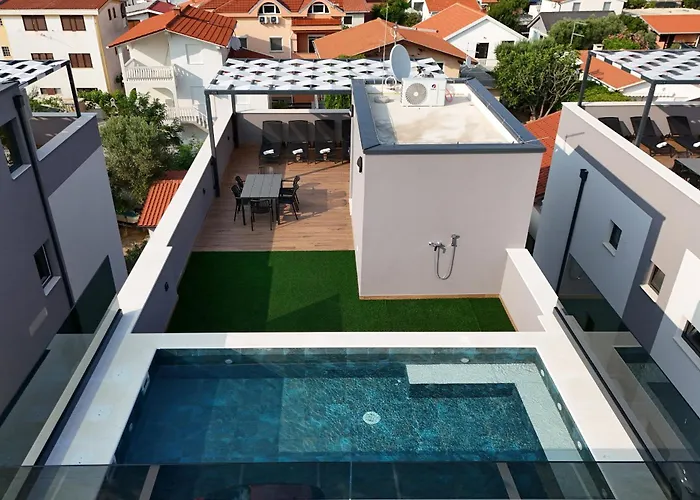 Appartement K1-penthouse With Sea View And Heated Pool Vir