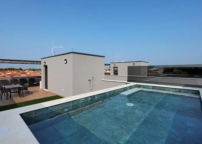 Appartement K1-penthouse With Sea View And Heated Pool Vir